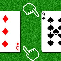 Handlogos zeigen auf zwei SpielKarten